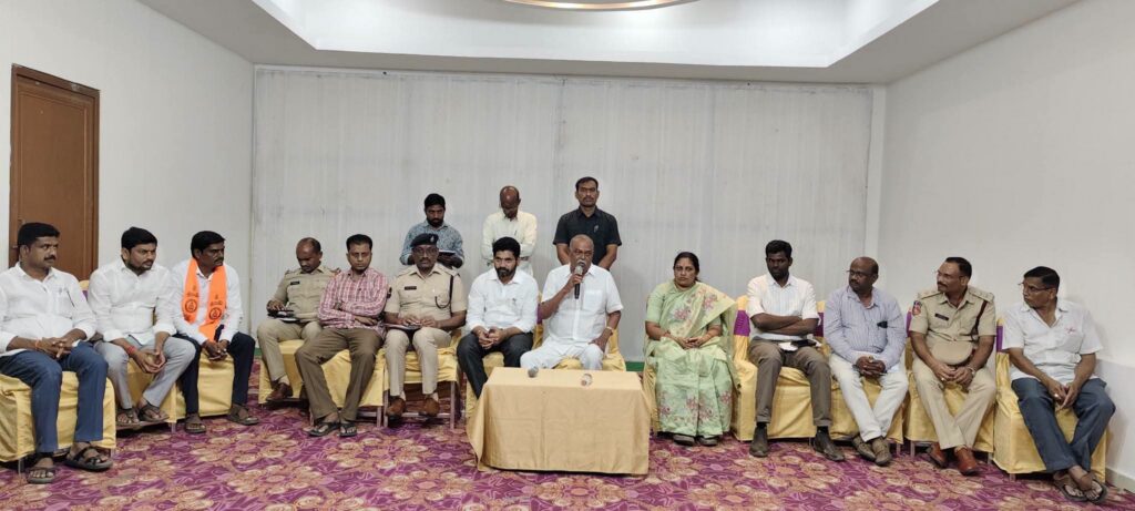 పోలీస్ శాఖ ఆధ్వర్యంలో ఏర్పాటు చేసిన గణేష్ నిమజ్జన ఉత్సవాల సదస్సు కార్యక్రమంలో మంచిర్యాల శాసనసభ్యులు కొక్కిరాల ప్రేమ్ సాగర్ రావు