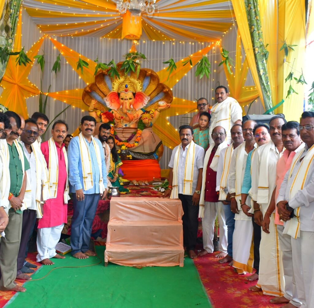 నవరాత్రి మహోత్సవాల్లో పాల్గొన్న ఎమ్మెల్యే పాయం వెంకటేశ్వర్లు*