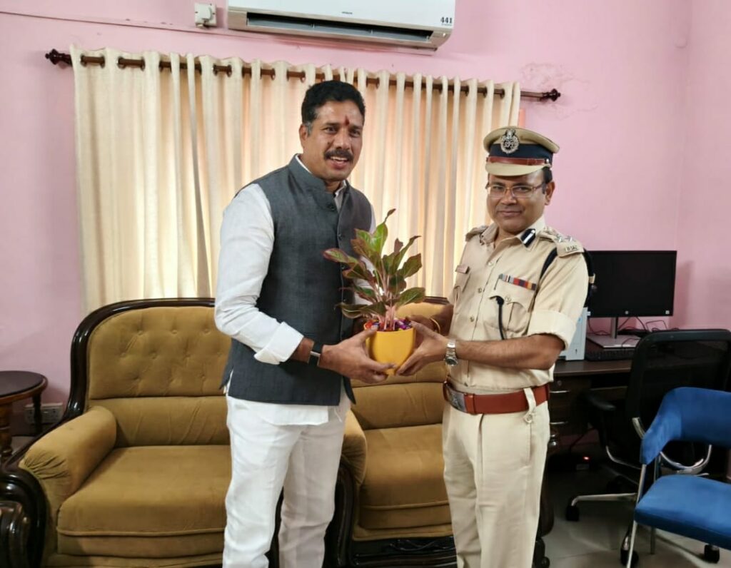 జాతీయ షెడ్యూల్డ్ తెగల కమిషన్ సభ్యుడిని మర్యాదపూర్వకంగా కలిసిన సీపీ