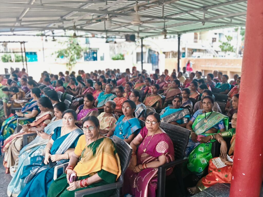 లక్షెట్టిపేట లోని బీట్ బజార్ వినాయక మండపంలో ఘనంగా నవరాత్రి ఉత్సవాలు.
