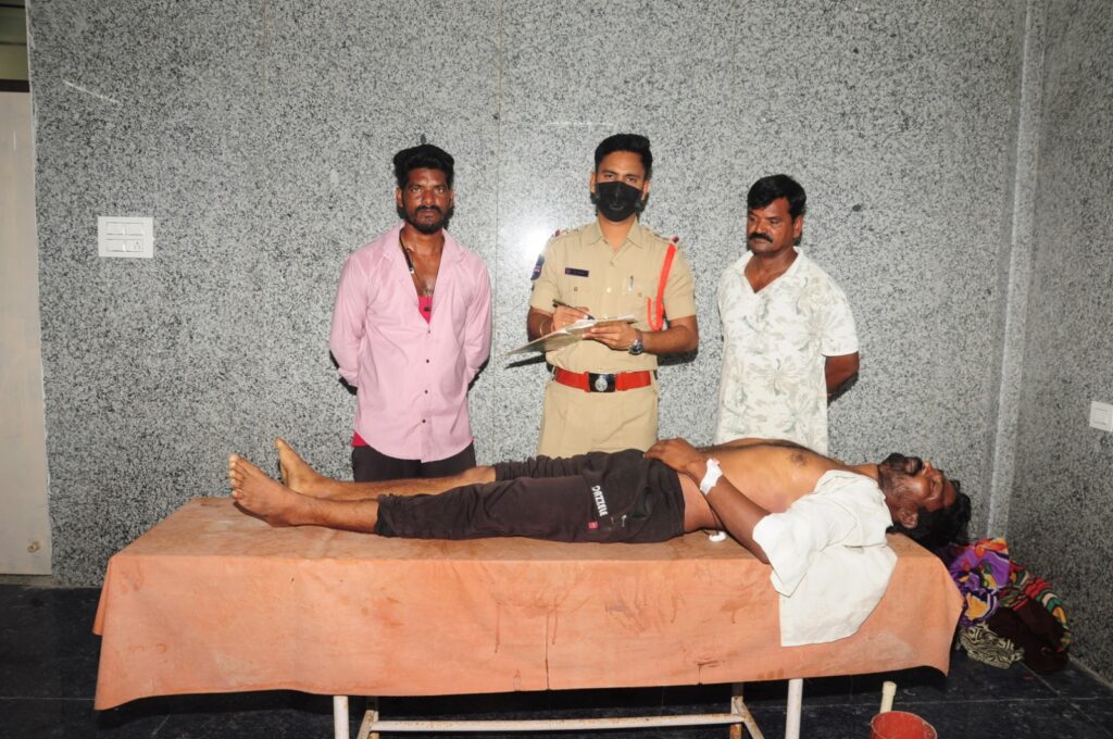 ఉరి వేసుకుని వ్యక్తి మృతి