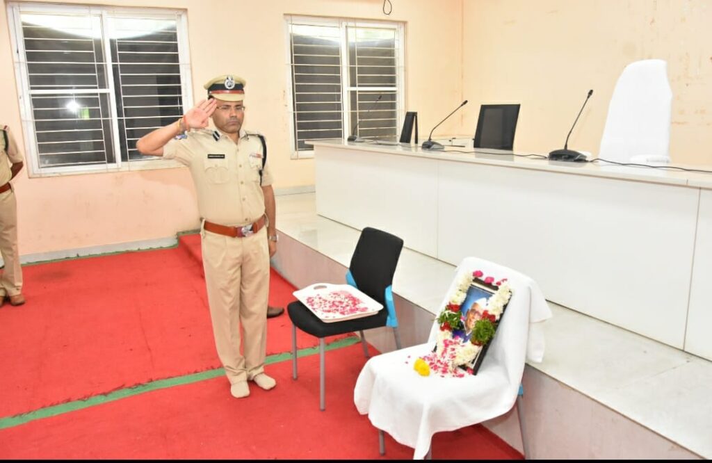 పోలీస్ కమిషనరేట్ లో ఘనంగా కొండా లక్ష్మణ్ బాపూజీ జయంతి వేడుకలు