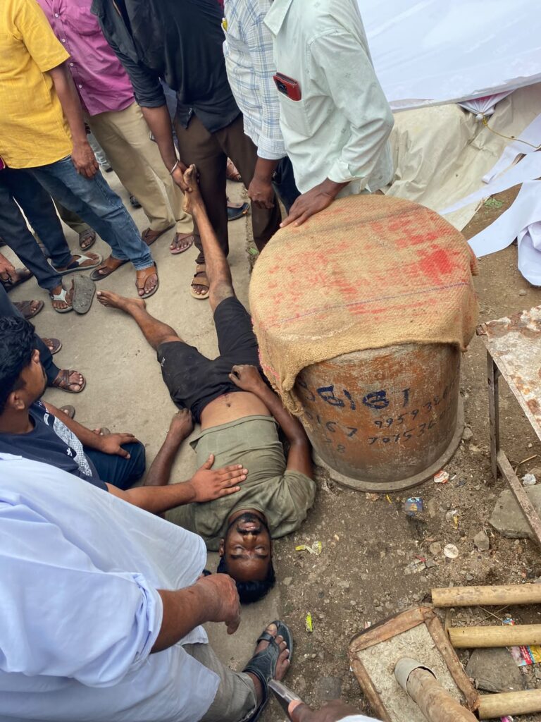 నల్గొండలో ఫ్లెక్సీ ఫీవర్.. ఓ నిండు ప్రాణం బలి