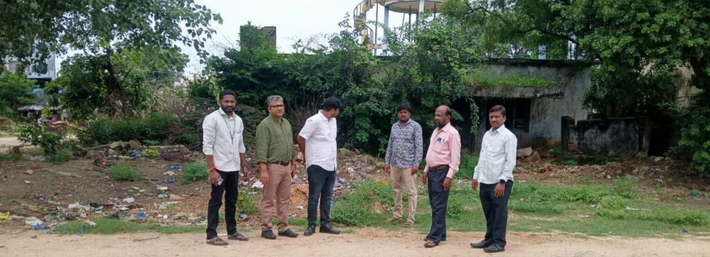 మహిళ సంఘం భవనాలకు స్థలం పరిశీలన