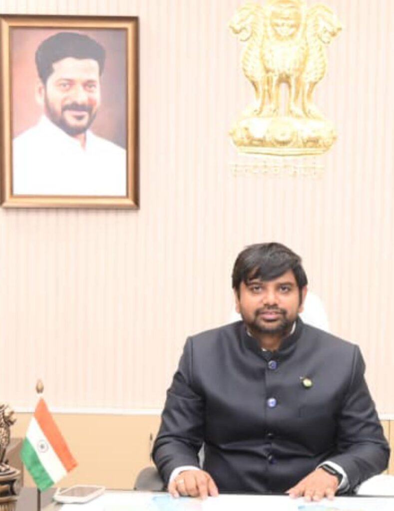 విద్యా పరిపాలనలో జిల్లా కలెక్టర్ కుమార్ దీపక్ కు విశిష్ట ప్రతిభా పురస్కారం 
