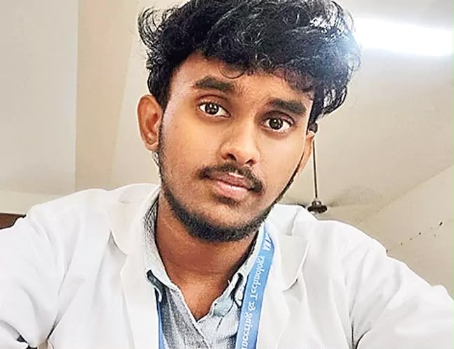 గుండెపోటుతో ఇంజనీరింగ్ విద్యార్థి మృతి