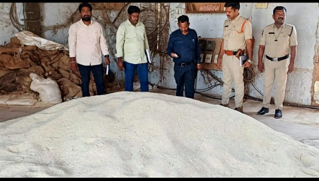 రైస్ మిల్లులో పిడిఎస్ బియ్యం అక్రమ నిల్వ.. పట్టుకున్న అధికారులు