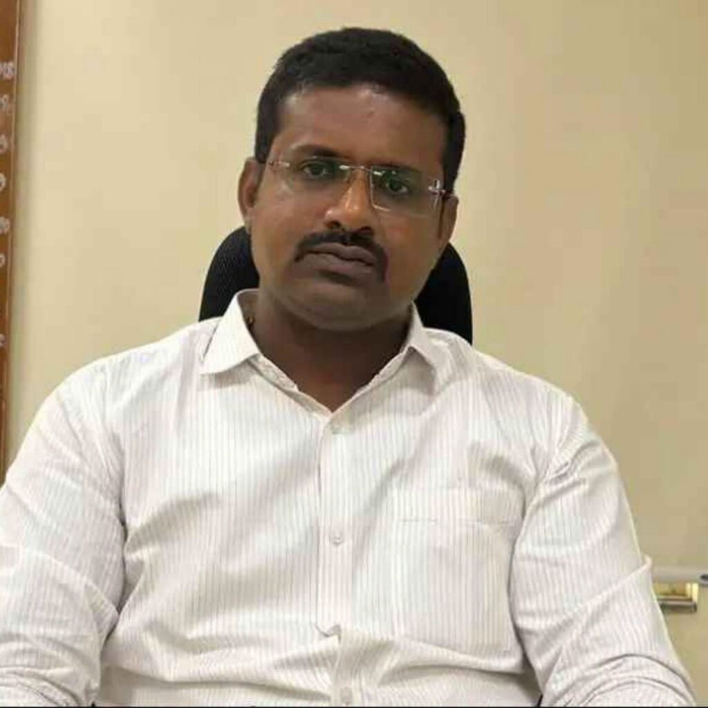 గజ్వేల్ తహశీల్దార్ స్వామి సస్పెండ్.