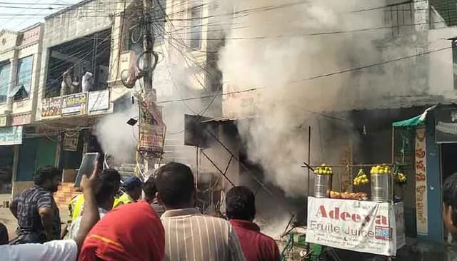జ్యువెలరీ వర్క్‌షాప్‌లో భారీ అగ్నిప్రమాదం