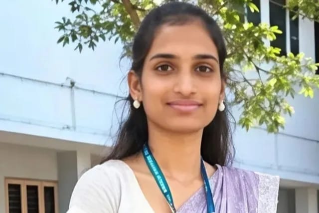 బతుకమ్మ వేడుకలో విషాదం: సంబరాల్లో యువతి మృతి