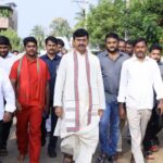 దసరా వేళ స్వగ్రామానికి పొంగులేటి..నారాయణపురంలో పండుగ సందడి*_ _*పంచెకట్టులో సంప్రదాయబద్ధంగా ప్రత్యేక పూజలు.. గ్రామస్తులకు శుభాకాంక్షలు