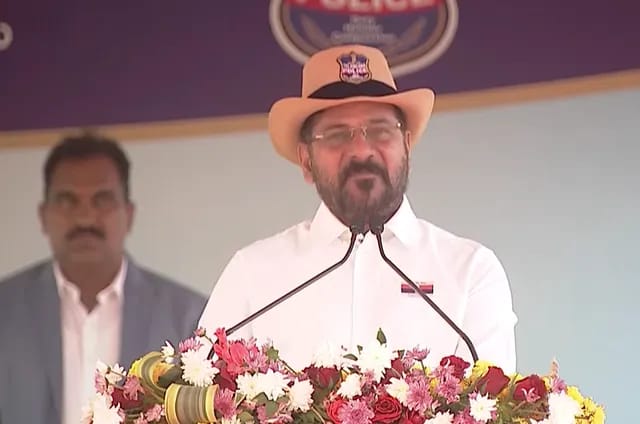 155 మంది పోలీసులు ప్రాణాలు కోల్పోవటం బాధాకరం: సీఎం రేవంత్