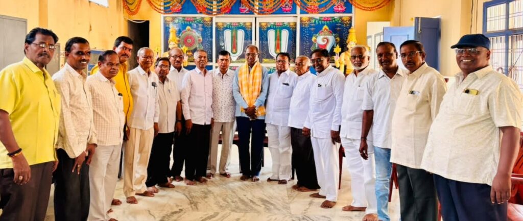 వరంగల్ పట్టణం లో సామాజిక కార్యకర్తకు సన్మానం